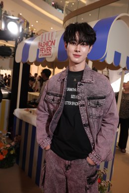 ตัวตึงสายแฟ 'เบ็คกี้พีพีเจมีไนน์เติ้ล' นำทีมซุปตาร์อัปเดตเทรนด์ เปิดฉาก ELLE Fashion Fever at ICONSIAM ซัมเมอร์นี้ไม่มีคำว่าเบา!