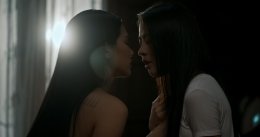 "ข่มขลัง" EP.2 ครองกระแสเทรนด์ X อันดับ 1 ไทยยาวกว่า 15 ชม. - พุ่งอันดับ 4 โลก 'ปุยนุ่น' ปล่อยของบท 'หมวดภีม' ถูกผีนางรำเข้าสิง ตีบทแตก! 'บิ๊นท์' สวยขลังสมบท 'แม่ครูบุหลัน' ปราบผีอยู่หมัดก่อนปราบหัวใจต่อ