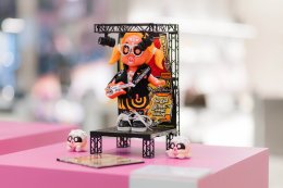 'สอง PARADOX' ชวนดำดิ่งสู่โลกแห่งจิตใต้สำนึกในนิทรรศการ "How to Disappear into Multiple Symmetrical Butterfly Wings" พร้อมเปิดตัว Art Toy สุดเอ็กซ์คลูซีฟ "2DOX TOY"