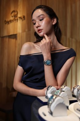 มีน-พีรวิชญ์ หล่อทะลุจักรวาล! ร่วมฉลองเปิด ORIENT STAR คอนเซปต์บูติคแห่งแรกของโลก พร้อมเผยโฉมนาฬิการุ่น "Land of Smile" สุดเอ็กซ์คลูซีฟ