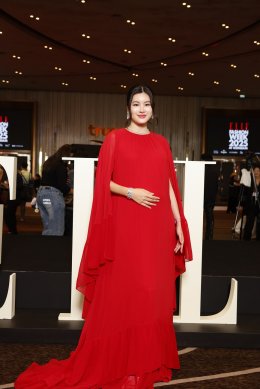 'ชมพู่-อารยา' แท็กทีมซุปตาร์นับ 100 ชีวิต อุ่นเครื่อง ELLE Fashion Week 2025 ประกาศศักดาดีไซเนอร์ไทยสู่รันเวย์ระดับโลก ปักหมุดไอคอนสยาม ภายใต้คอนเซปต์ "LIFE - A Seed of Creativity, The Future of Fashion"
