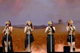 จักรวาลสะเทือนฮอลล์! "COSMOS Glitter From Star Concert" ระเบิดพลัง 11 สาว COSMOS สุดปัง! น้ำตา-เสียงกรี๊ด-โปรดักชันจัดเต็ม สนั่น Phenix Grand Ballroom