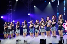 จักรวาลสะเทือนฮอลล์! "COSMOS Glitter From Star Concert" ระเบิดพลัง 11 สาว COSMOS สุดปัง! น้ำตา-เสียงกรี๊ด-โปรดักชันจัดเต็ม สนั่น Phenix Grand Ballroom