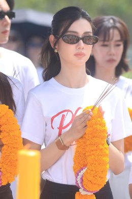 'ลีน่า-หมิว' นำทีมบวงสรวงซีรีส์ "PLS Love รักได้ไหม" เสริมความปัง! แฟนคลับส่งฟู้ดทรัคจัดเต็ม 21 คัน พร้อมเปิดความแซ่บ 11 ก.ย. 2569