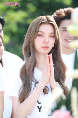 'หลิง - ออม' นำทีมบวงสรวงซีรีส์ "เพียงเธอ Only You The Series" แฟนคลับให้กำลังใจแน่น เตรียมจิ้นกันได้เลย เริ่มตอนแรก 18 ก.ค. นี้