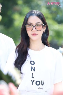 'หลิง - ออม' นำทีมบวงสรวงซีรีส์ "เพียงเธอ Only You The Series" แฟนคลับให้กำลังใจแน่น เตรียมจิ้นกันได้เลย เริ่มตอนแรก 18 ก.ค. นี้