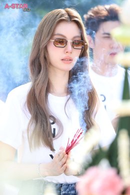 'หลิง - ออม' นำทีมบวงสรวงซีรีส์ "เพียงเธอ Only You The Series" แฟนคลับให้กำลังใจแน่น เตรียมจิ้นกันได้เลย เริ่มตอนแรก 18 ก.ค. นี้