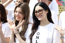 'หลิง - ออม' นำทีมบวงสรวงซีรีส์ "เพียงเธอ Only You The Series" แฟนคลับให้กำลังใจแน่น เตรียมจิ้นกันได้เลย เริ่มตอนแรก 18 ก.ค. นี้