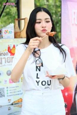 'หลิง - ออม' นำทีมบวงสรวงซีรีส์ "เพียงเธอ Only You The Series" แฟนคลับให้กำลังใจแน่น เตรียมจิ้นกันได้เลย เริ่มตอนแรก 18 ก.ค. นี้