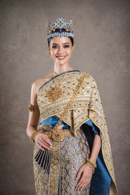 สวยสะกดโลก! 'โอปอล สุชาตา' Miss World 2025 แปลงโฉมเป็นนางสงกรานต์รากษสเทวี เปิดปรากฏการณ์สงกรานต์เซ็นทรัล ถ่ายทอดความงดงามไทยสู่เวทีโลก