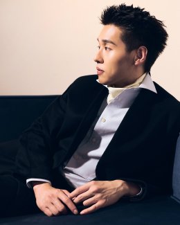 หล่อทะลุเฟรม! 'บิวกิ้น-พุฒิพงศ์' ถ่ายทอดลุคสุดเนี้ยบ ในแคมเปญ "THE QUINTESSENCE OF VVON" ฉลองครบรอบ 13 ปี VVON SUGUNNASIL