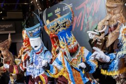 สุดอลังการ! งานรอบ GALA "ตาโขน" คึกคัก ขบวนผีตาโขนแห่เปิดงานยิ่งใหญ่ ผู้บริหาร - ผู้กำกับ - นักแสดง นำทีมนั่งพูดคุยสุดเอ็กซ์คลูซีฟ