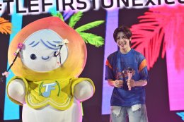 "หลิง-ออม" สวยสะกดงดงามเลอค่า สวมเครื่องเพชร-ทองโบราณงามสง่า ปรากฏโฉมเป็นนางสงกรานต์รากษสเทวี นำขบวนแห่สุดวิจิตรริมเจ้าพระยา ในมหาปรากฏการณ์ "ICONSIAM THAICONIC SONGKRAN 2026"