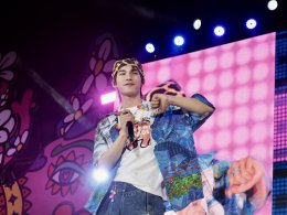 "หลิง-ออม" สวยสะกดงดงามเลอค่า สวมเครื่องเพชร-ทองโบราณงามสง่า ปรากฏโฉมเป็นนางสงกรานต์รากษสเทวี นำขบวนแห่สุดวิจิตรริมเจ้าพระยา ในมหาปรากฏการณ์ "ICONSIAM THAICONIC SONGKRAN 2026"