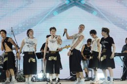 นักท่องเที่ยว ไทย-ต่างชาติ แห่เล่นน้ำสงกรานต์ไอคอนสยามเนืองแน่น DEXX - JAZZ SPKK - ATLAS บุกสาดความมันส์ ในงาน "ICONSIAM THAICONIC SONGKRAN 2026"