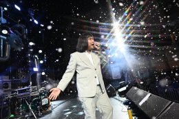 "Snow Ville 2025 presented by mMilk"  อบอวลด้วยเสียงเพลงและความสุขส่งท้ายปี!! ศิลปินฮอตโชว์ร้อง-เต้นจัดเต็ม!! แฟนเพลงนับพันแห่เชียร์แน่น SW1 MARKET