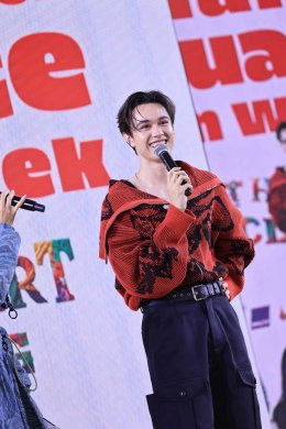 "ไมกี้ ปณิธาณ" โชว์ฟินาเล่บนรันเวย์สุดปัง แท็กทีมนักศึกษาอวดสกิลแฟชั่นดีไซน์ centralwOrld Thailand Graduate Fashion Week 2024 หนุนผลงานคนรุ่นใหม่    