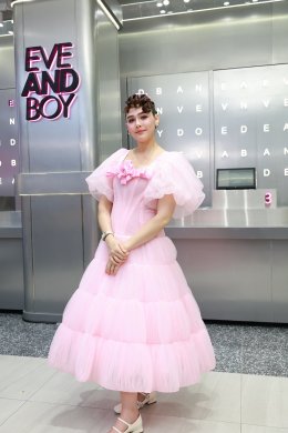 'แม่ชม' ควง 'น้องแอบิเกล' แท็กทีม 'พีพี กฤษฏ์' ฉลอง 20 ปี "EVEANDBOY" พร้อมขนทัพคนดังเปิดแฟล็กชิฟสโตร์ใจกลางสยามสแควร์