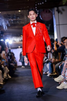 เซ็นทรัลเวิลด์ จับมือ ลูกเกด-เมทินี จัดงาน "Muse by Metinee x centralwOrld Showcase" พร้อมแท็กทีม แอนโทเนีย, รัศมีแข, มะตูม และโมเดล 150 ชีวิต เดินบนรันเวย์ยาว 80 ม. ตอกย้ำความสำเร็จส่งท้ายแคมเปญ centralwOrld fashion citizens