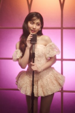 'Focus Yanin' เดบิวต์สดใสในเอ็มวีใหม่สุดคิ้วท์ "อาจจะยังนะ" คว้าหนุ่มอารมณ์ดี 'กัน PROXIE' ออกเดทสุดป่วนชวนใจเต้นแรง!