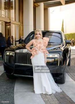 ส้มโอ-ธัญรัศม์ ร่วมเฉิดฉายเดินพรมแดงในงาน Golden Globe Awards ครั้งที่ 83 ณ มหานครลอสแอนเจลิส