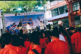 'BEDROOM AUDIO - THE JUKKS - CORNBOI' นำทีมศิลปินสาดความมันส์! น้องๆ วัยทีน 3 รั้วโรงเรียนดัง..กรี๊ดสนั่น "คอนเสิร์ตศาสตร์ 2025"