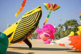 1 ปีมีครั้ง! เทศกาลว่าวนานาชาติ "Pattaya International Kite on the Beach 2025" ที่เซ็นทรัล พัทยา เตรียมพบ Snoopy and the Peanuts ว่าวสุดคิวท์ 12 เมตร พร้อมพาเหรดว่าวยาวที่สุดในไทย กว่า 1 ก.ม. รับแคมเปญ Summer Invitation เริ่ม 26 ก.พ.2 มี.ค. 68