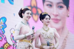 "หลิง-ออม" สวยสะกดงดงามเลอค่า สวมเครื่องเพชร-ทองโบราณงามสง่า ปรากฏโฉมเป็นนางสงกรานต์รากษสเทวี นำขบวนแห่สุดวิจิตรริมเจ้าพระยา ในมหาปรากฏการณ์ "ICONSIAM THAICONIC SONGKRAN 2026"