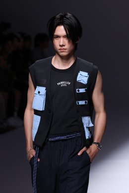 หล่อสะกดทุกสายตา! 'อเล็กซ์-อเล็กซานเดอร์' สมาชิกวง DICE นำทีมเฉิดฉายบนรันเวย์ PAINKILLER Atelier Presented by CITIZEN ในงาน BIFW 2025