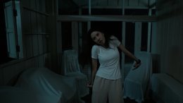 "ข่มขลัง" EP.2 ครองกระแสเทรนด์ X อันดับ 1 ไทยยาวกว่า 15 ชม. - พุ่งอันดับ 4 โลก 'ปุยนุ่น' ปล่อยของบท 'หมวดภีม' ถูกผีนางรำเข้าสิง ตีบทแตก! 'บิ๊นท์' สวยขลังสมบท 'แม่ครูบุหลัน' ปราบผีอยู่หมัดก่อนปราบหัวใจต่อ