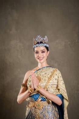 สวยสะกดโลก! 'โอปอล สุชาตา' Miss World 2025 แปลงโฉมเป็นนางสงกรานต์รากษสเทวี เปิดปรากฏการณ์สงกรานต์เซ็นทรัล ถ่ายทอดความงดงามไทยสู่เวทีโลก