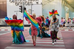 Pride Celebration ใจกลางเมือง! รวมภาพบรรยากาศฉลอง Pride Month วันแรกคึกคักที่ centralwOrld และ Central Park