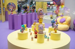 ไอคอนสยาม และ Bennovo Studio จับมือสร้างแรงบันดาลใจให้กับทุกช่วงวัยใน "MAMA KAKA Solo Exhibition: The Beauty of Growing Old" นิทรรศการเดี่ยวคุณย่าสุดเปรี้ยว วันนี้ - 6 พฤษภาคม 2569 ณ วัฒนา ฮอลล์ ชั้น 3