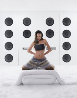 ศิลปิน - โมเดล สาวสวย มิ้นท์ ภัทรศยา คัมแบ็คปล่อยซิงเกิ้ลเพลง "สักคน" กับสไตล์โมเดิร์นป๊อป 