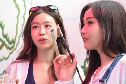 'แบม สราลี' แท็กทีม 'อุ้ม - พีพี' ร่วมใจระบายสีกำแพงโรงเรียน ฉลองวันเกิดสุดอบอุ่นในงาน "BAMs Heart to Hearts: charity project 2026"