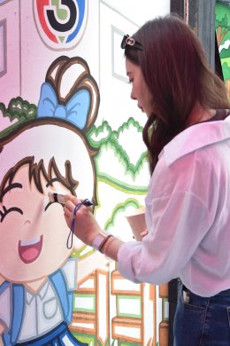 'แบม สราลี' แท็กทีม 'อุ้ม - พีพี' ร่วมใจระบายสีกำแพงโรงเรียน ฉลองวันเกิดสุดอบอุ่นในงาน "BAMs Heart to Hearts: charity project 2026"