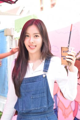 'แบม สราลี' แท็กทีม 'อุ้ม - พีพี' ร่วมใจระบายสีกำแพงโรงเรียน ฉลองวันเกิดสุดอบอุ่นในงาน "BAMs Heart to Hearts: charity project 2026"