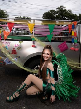 JRBUBBLEGUM ดึง อ๊อฟ สุรพล และ บิว จิตรฉรีญา ปล่อยซิงเกิล "กลับบ้าน" ถ่ายทอดมุมมองของเทศกาลสงกรานต์อีกด้านที่เงียบลง ผ่านเสียงหมอลำซิ่งที่ปลอบโยนหัวใจ