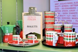 ห้างเซ็นทรัลจับมือ ITA แท็กทีม 'ลีน่า - ดัง' เปิดงาน "CENTRAL DOLCE ITALIA 2026" ชวนสนุกสไตล์อิตาเลียน จัดเต็มแฟชั่นโชว์ อาหาร ดนตรี และเวิร์กชอป พร้อมช้อปแบรนด์อิตาลีและรับของสมนาคุณ วันนี้ - 24 พ.ย. 2569