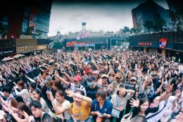 SCRUBB ศิลปินไทยวงแรกที่ได้รับเชิญไปแสดงใน 壹城YiCheng Park (One City Park) Music and Art Festival งานที่รวบรวมดนตรีและศิลปะไว้ด้วยกันของประเทศจีน ผลตอบรับดีเกินคาด