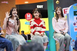 ต้าห์อู๋-ออฟโรด พร้อม 3 สาว BNK48 วาวา  แพรว  เกรฟ ร่วมเปิดอาณาจักรสัตว์เลี้ยงสุดคิวท์ ในงาน "THE MALL LIFESTORE BANGKAPI PET FEST 2025"