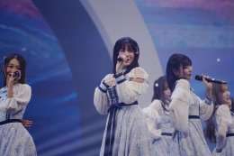 'BNK48 & CGM48' โชว์พลังเจนใหม่กว่า 49 ชีวิตกับคอนเสิร์ตเต็มรูปแบบ พร้อมอำลา 'CGM48' รุ่นที่1 จบการศึกษาน้ำตาท่วมฮอลล์  