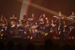 'BNK48 & CGM48' โชว์พลังเจนใหม่กว่า 49 ชีวิตกับคอนเสิร์ตเต็มรูปแบบ พร้อมอำลา 'CGM48' รุ่นที่1 จบการศึกษาน้ำตาท่วมฮอลล์  