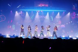 'BNK48 & CGM48' โชว์พลังเจนใหม่กว่า 49 ชีวิตกับคอนเสิร์ตเต็มรูปแบบ พร้อมอำลา 'CGM48' รุ่นที่1 จบการศึกษาน้ำตาท่วมฮอลล์  