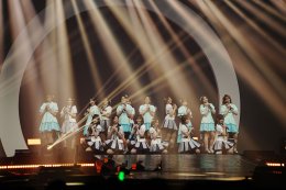 'BNK48 & CGM48' โชว์พลังเจนใหม่กว่า 49 ชีวิตกับคอนเสิร์ตเต็มรูปแบบ พร้อมอำลา 'CGM48' รุ่นที่1 จบการศึกษาน้ำตาท่วมฮอลล์  
