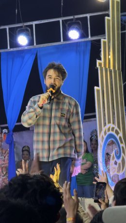 มาแต่ไส!!! บอย LOMOSONIC โดดแจมเวทีหมอลำ ม่วนหน้าฮ้านกันทั้งงาน