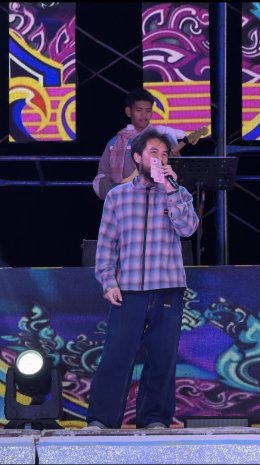 มาแต่ไส!!! บอย LOMOSONIC โดดแจมเวทีหมอลำ ม่วนหน้าฮ้านกันทั้งงาน