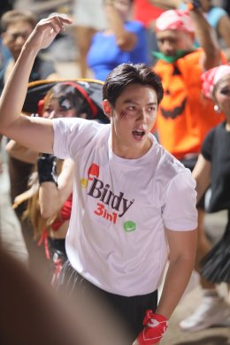 'หมาก ปริญ' สาดสเต็ปไม่ยั้ง! จอยแอโรบิกกับ "เบอร์ดี้ 3in1" รับฮาโลวีน งานนี้มีโยกตามทั้งสวน