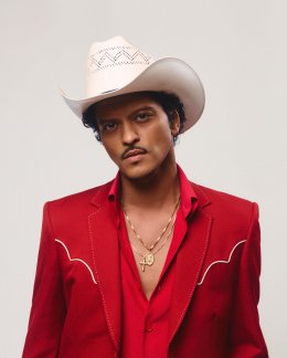 Bruno Mars ร่วมฟีท KAROL G ใน "Still" เพลงภาษาอังกฤษซึ้งๆ ทัชใจคนทั่วโลก จากอัลบั้มใหม่ NO ME ARREPIENTO DE SENTIR TANTO ขนทัพศิลปินดังร่วมงานเพียบ