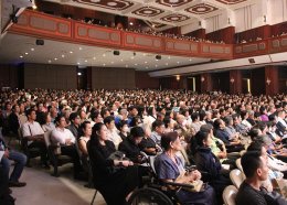 "สังเวชนียสถานซิมโฟนี" ปรากฏการณ์ดนตรีครั้งประวัติศาสตร์ของไทย ถ่ายทอดพุทธประวัติผ่านซิมโฟนีสุดยิ่งใหญ่ สะกดผู้ชมแน่นหอประชุมจุฬาฯ